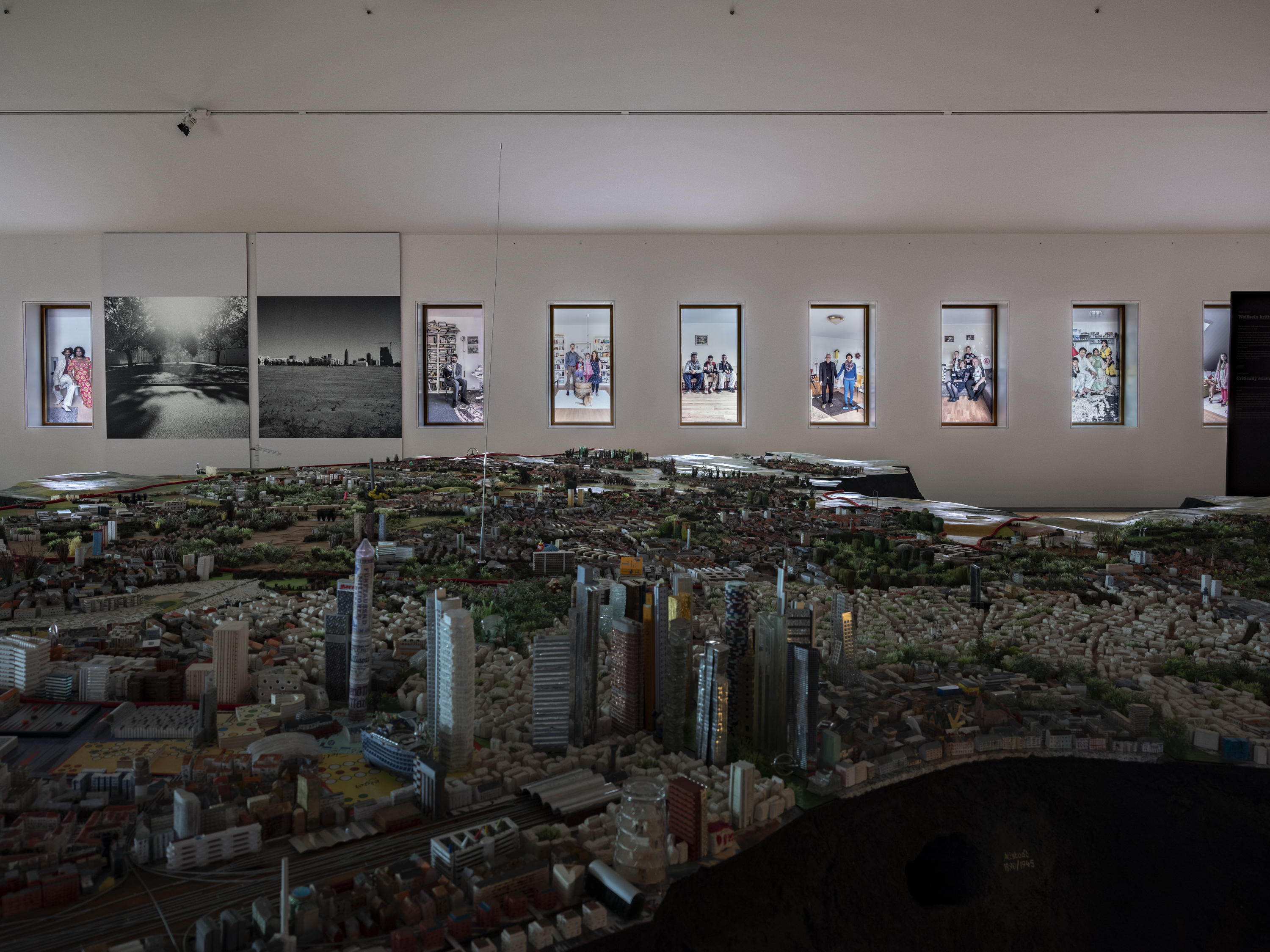 Bild aus der künstlerischen Arbeit In Frankfufurter Gesellschaft von Anna Pekala